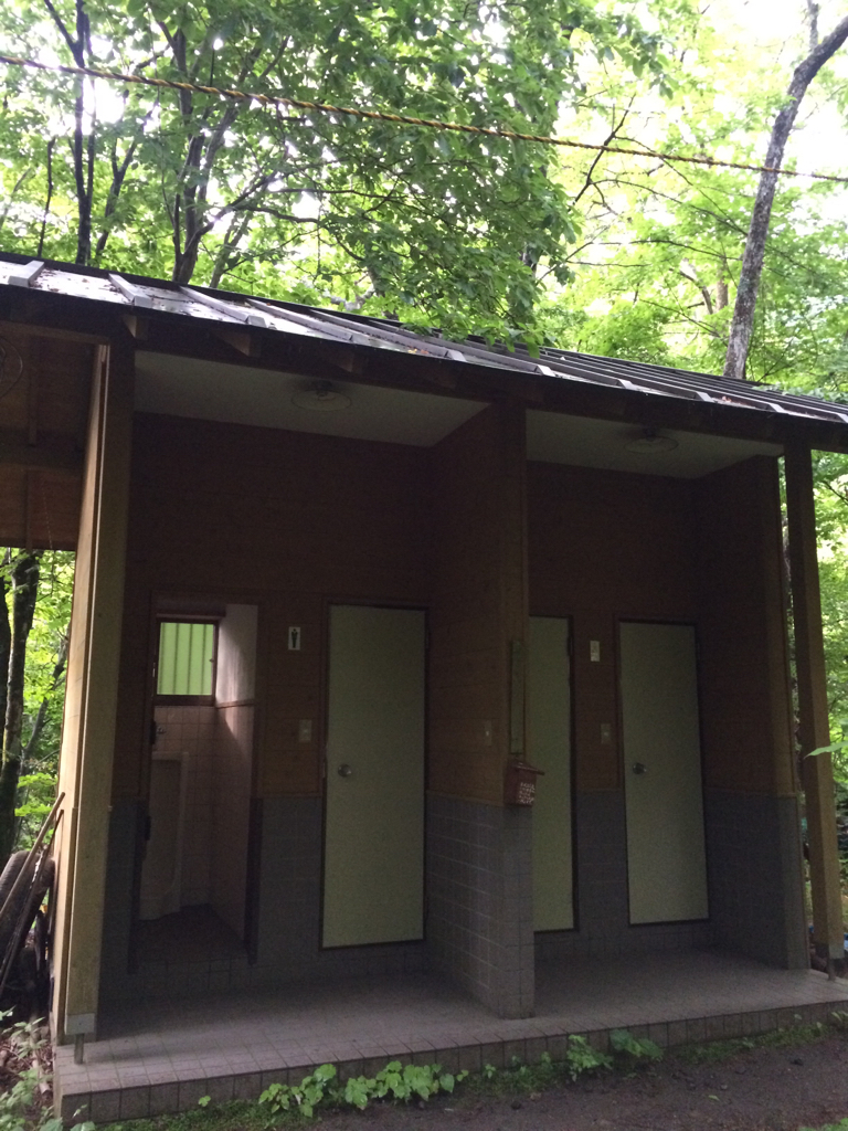 青木鉱泉の山トイレ写真2