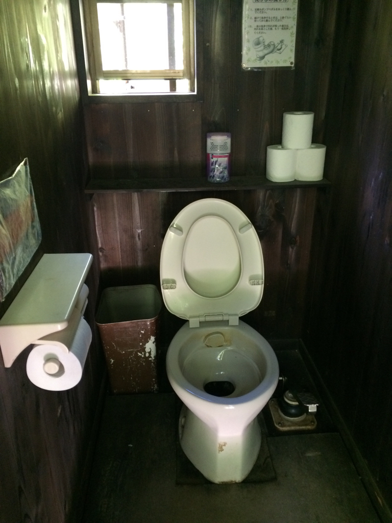 鳳凰小屋の山トイレ写真2