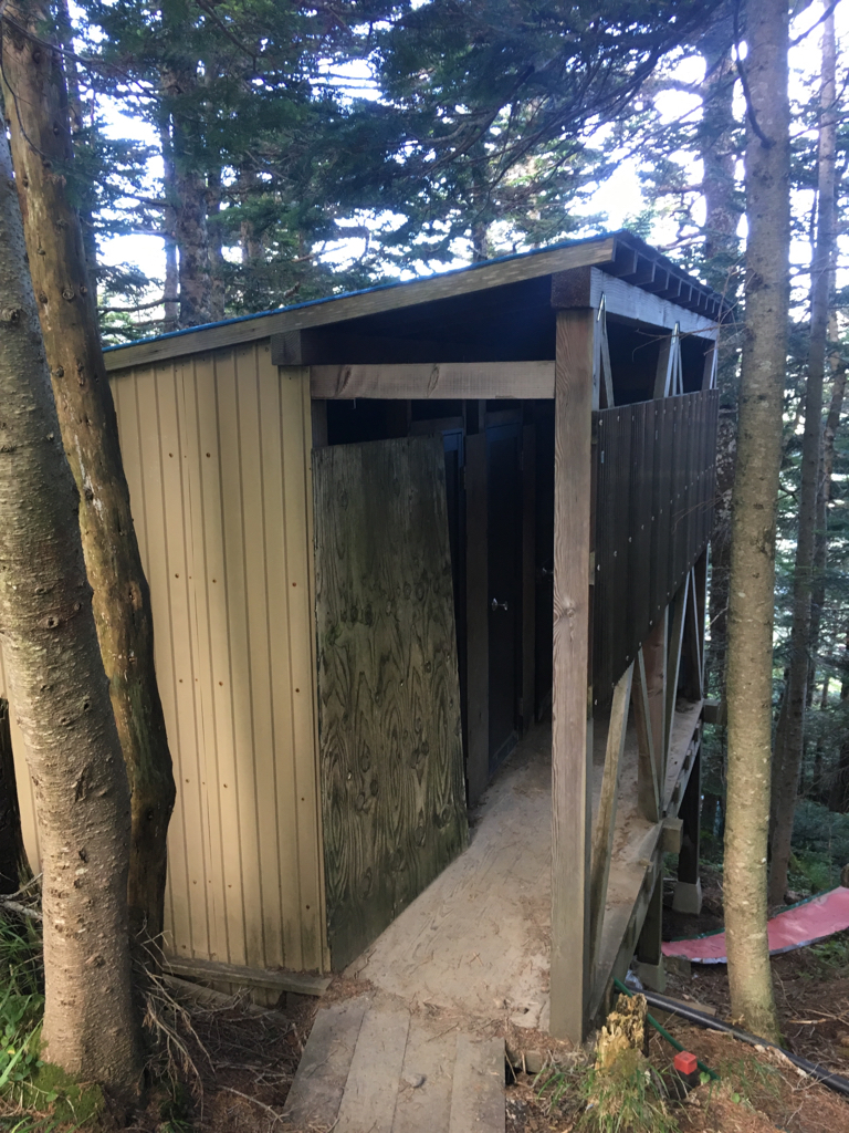 早川尾根小屋の山トイレ写真2