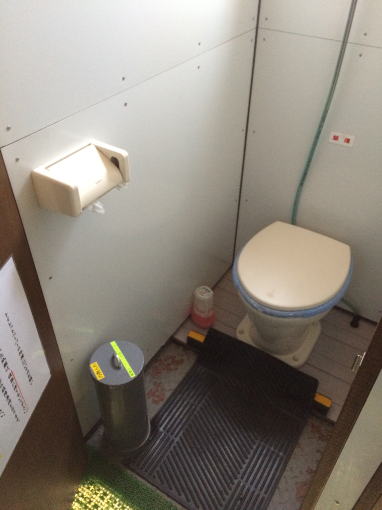 七丈小屋の山トイレ写真2