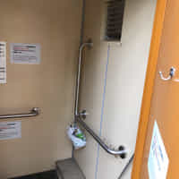 雲取山避難小屋の登山トイレ