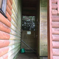 御前山避難小屋の登山トイレ