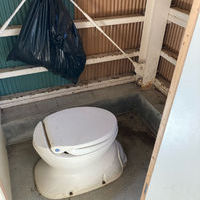 八海山　八海山避難小屋の登山トイレ
