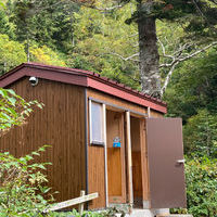 槍平小屋の登山トイレ