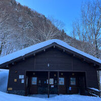 大正池（冬季）の登山トイレ